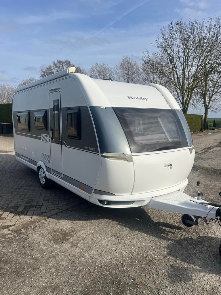 Hobby 460 LU, Koelkast, Rondzit, Hobby, Omvormbare zithoek