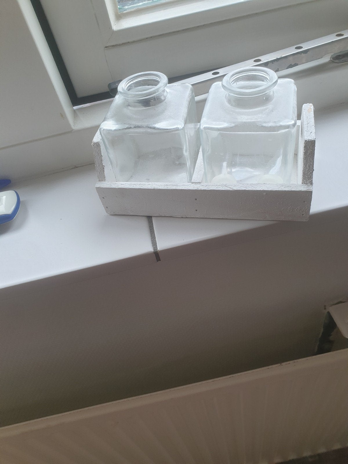 Glazen potjes in houten houder, Huis en Inrichting, Ophalen, Gebruikt, Landelijk, Wit