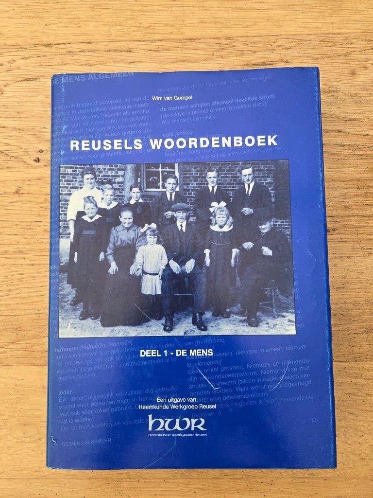 Reusels Woordenboek Deel 1 - De Mens (2002/ca 450 pagina's), Ophalen of Verzenden, Zo goed als nieuw, Wim van Gompel