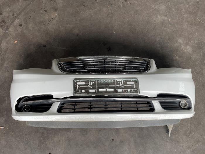 Voorbumper van een Chrysler Town & Country, Gebruikt, -, Ophalen of Verzenden, Bumper