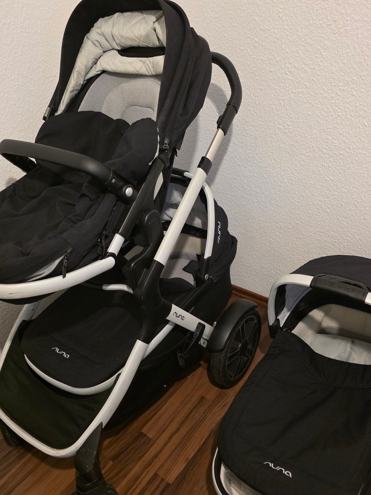 Nuna Tweeling Kinderwagen - Compleet Set, Kinderen en Baby's, Kinderwagens en Combinaties, Gebruikt, Ophalen of Verzenden, Verstelbare duwstang