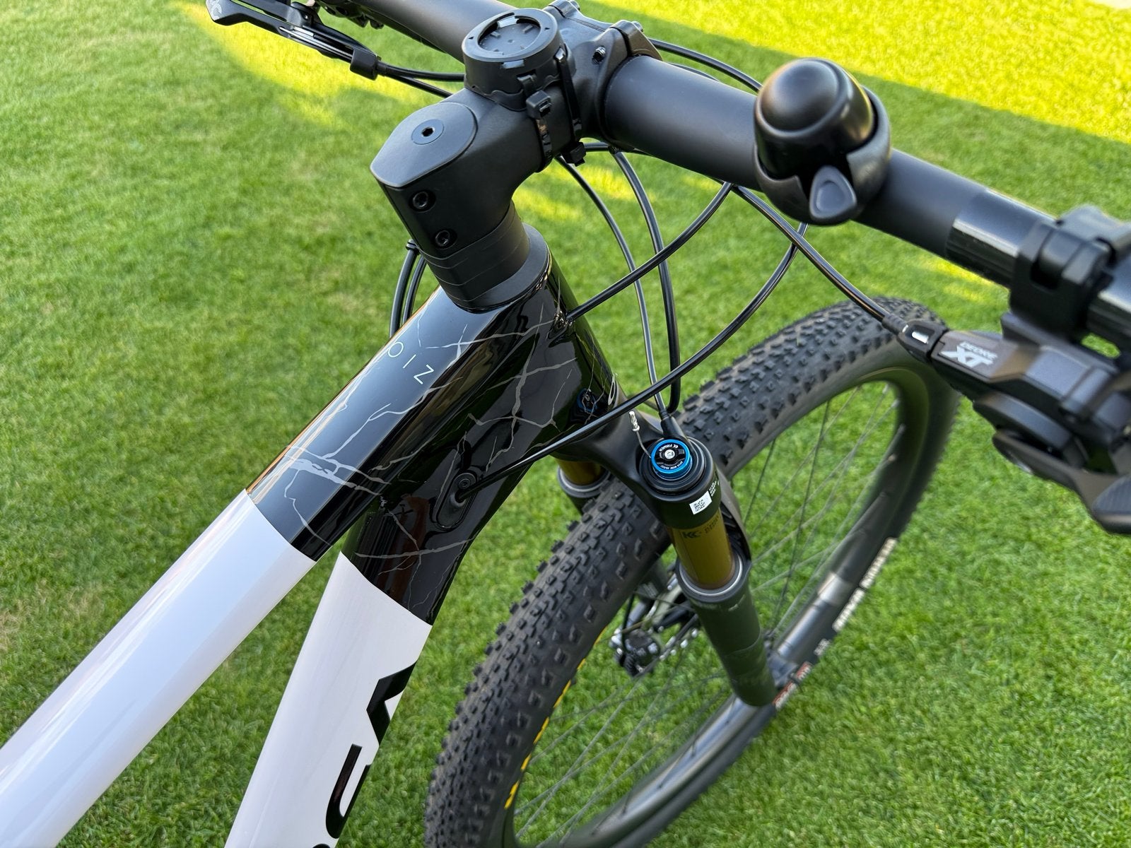 Foto 20 van Orbea Oiz M-Pro Full Carbon Mountainbike - Zo goed als nieuw