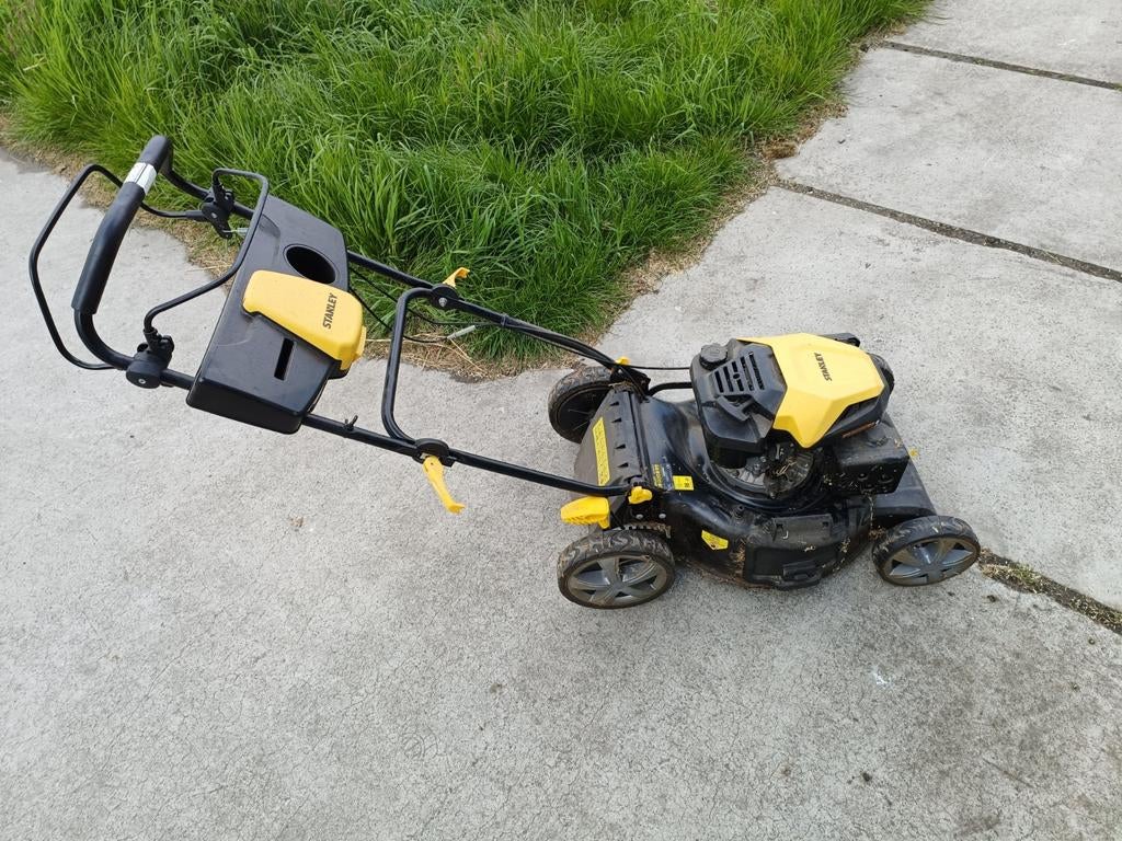 Stanley SLM-196-510-SP Benzine Grasmaaier, Ophalen, Cirkelmaaier, Gebruikt, Stanley