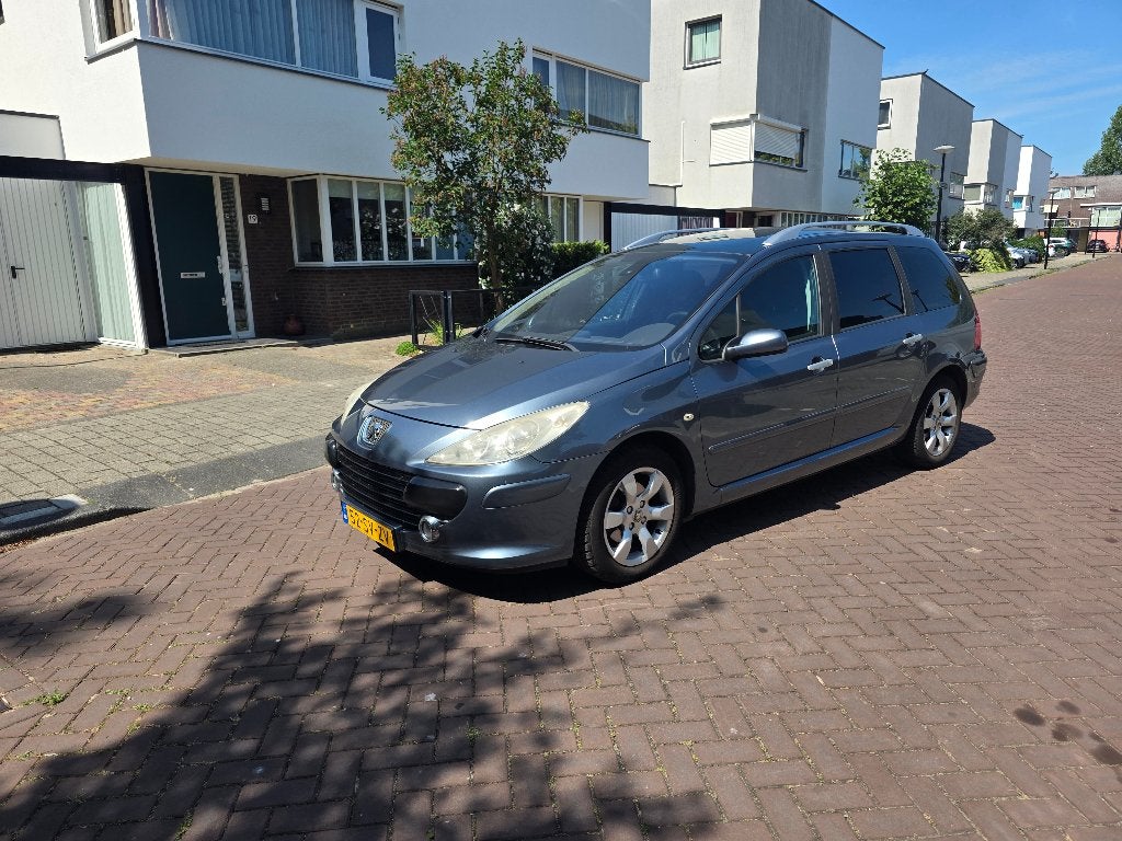 Peugeot 307 1.6 SW Autom,Airco, 6 pers, Pano,Leder, € 1550,=, Auto's, 730 kg, Zwart, 4 cilinders, 7 stoelen