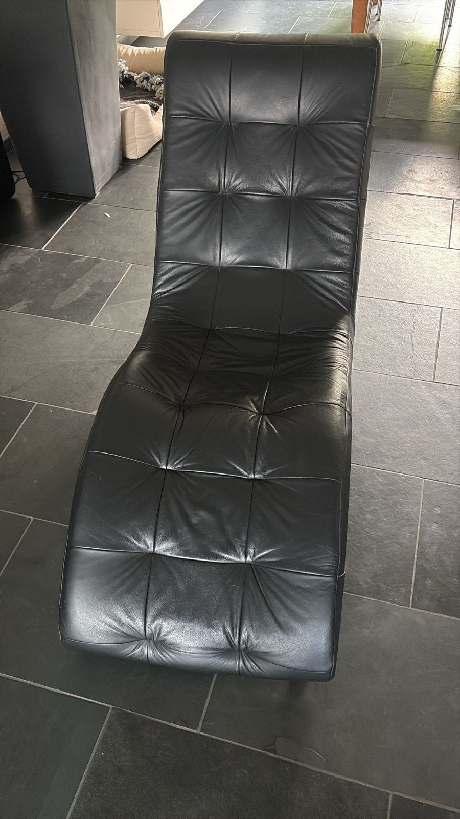 Moderne Zwart Leren Ligstoel - Zeer Goede Staat, Leer, Ophalen of Verzenden, Zo goed als nieuw, 50 tot 75 cm