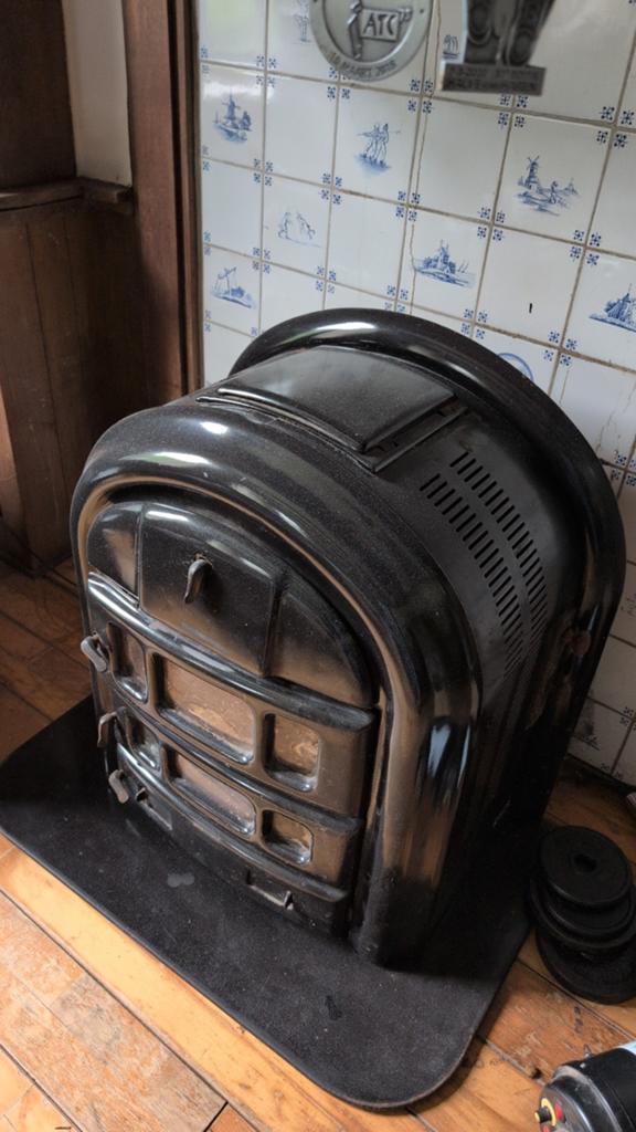 Zwarte Vrijstaande Houtkachel - Klassiek Design, Huis en Inrichting, Kachels, Ophalen of Verzenden