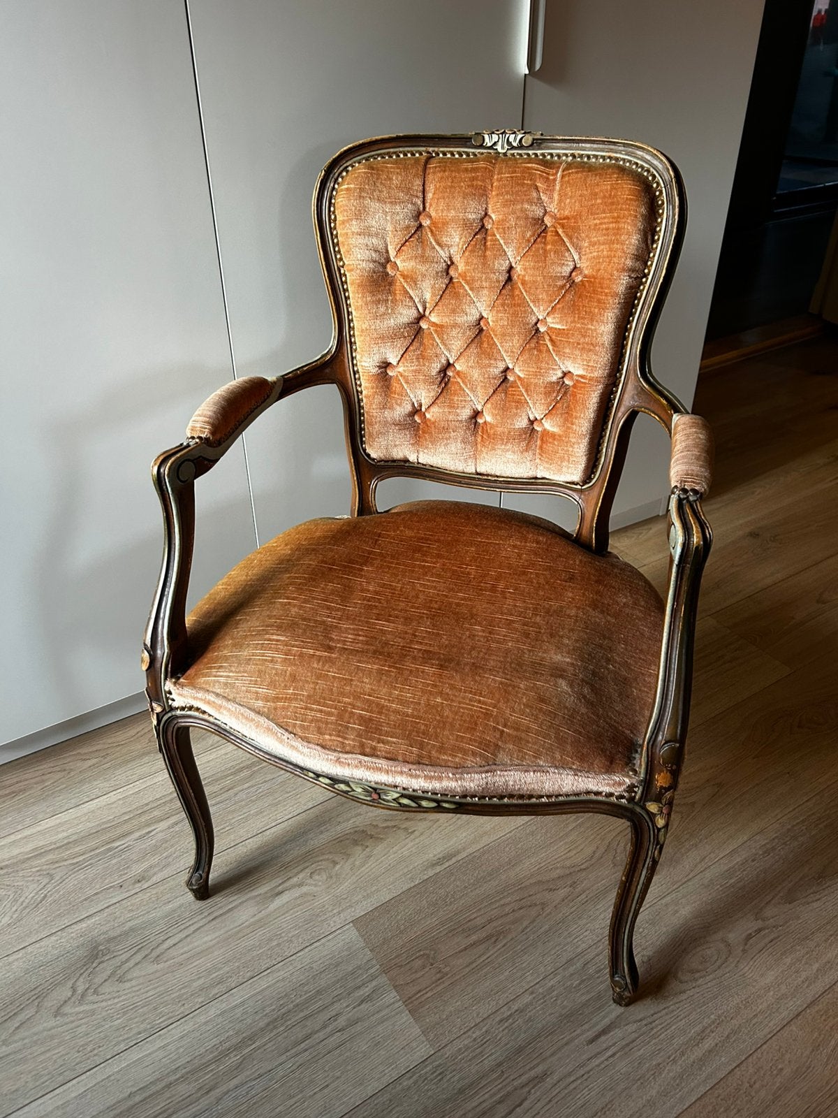 Klassieke Franse fauteuil in Louis XV-/rococo-stijl, Antiek en Kunst, Antiek | Meubels | Stoelen en Banken, Ophalen