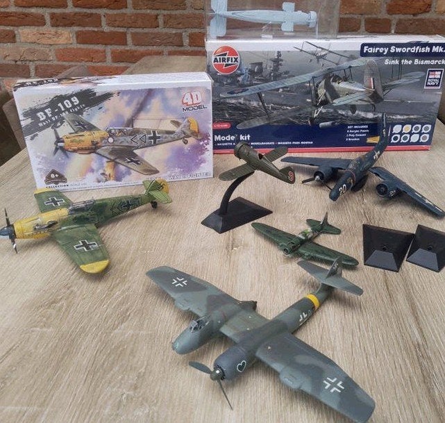 Diverse modelbouw vliegtuigen, Hobby en Vrije tijd, Modelbouw | Vliegtuigen en Helikopters, Ophalen of Verzenden, Gebruikt, Vliegtuig