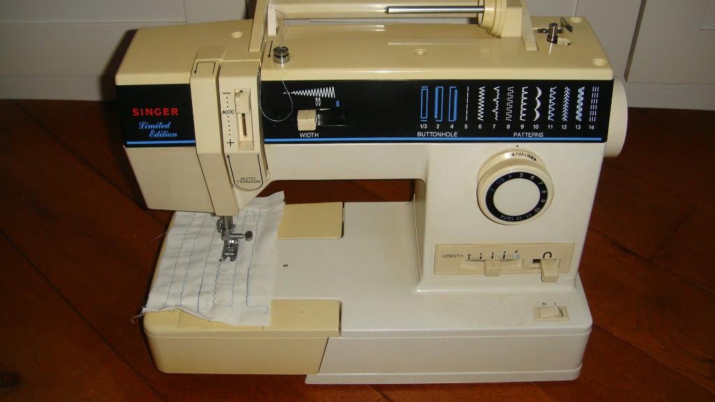 naaimachine Singer  Type 7033., Ophalen, Zo goed als nieuw, Naaimachine, Overige merken