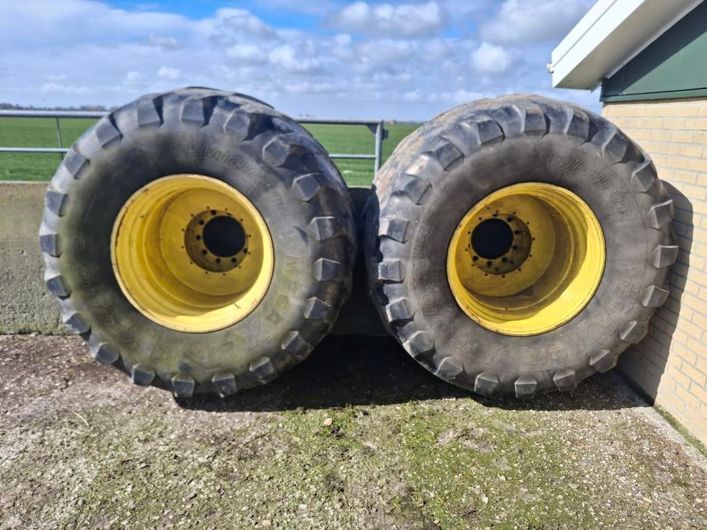 Michelin MegaXBib 1050/50 R32 banden met velg, Zakelijke goederen, Agrarisch | Onderdelen | Banden, Velgen en Assen, Ophalen of Verzenden