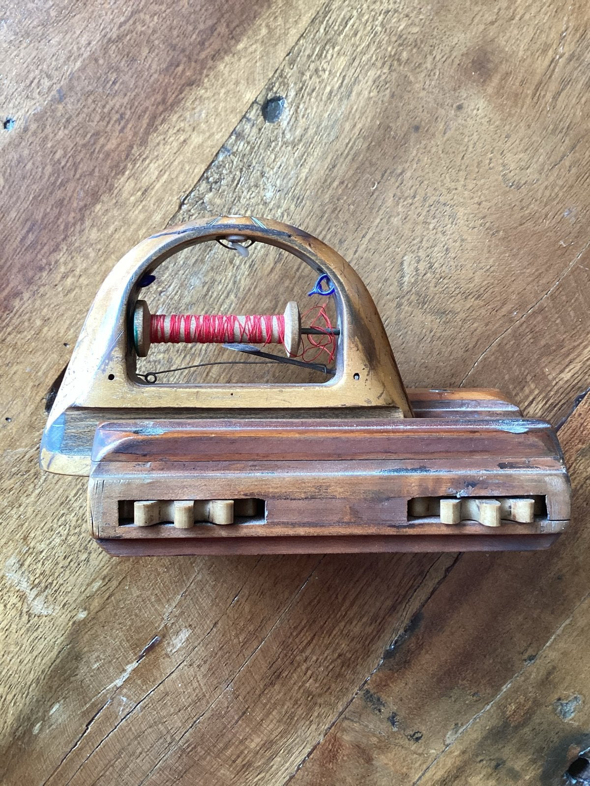 Antieke houten weefspoel met rode draad, Antiek en Kunst, Ophalen of Verzenden
