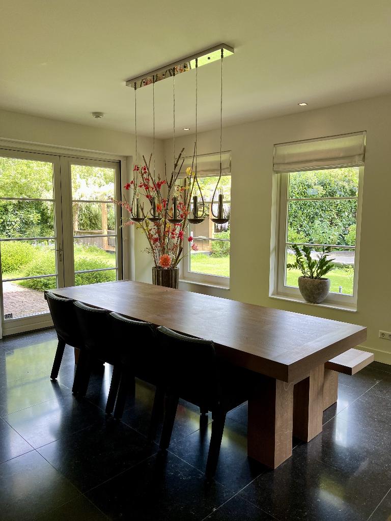 Massief eiken eettafel + bank – Piet-Jan van den Kommer, Huis en Inrichting, Tafels | Eettafels, Ophalen, 100 tot 150 cm, Tijdloos, robuust en krachtig