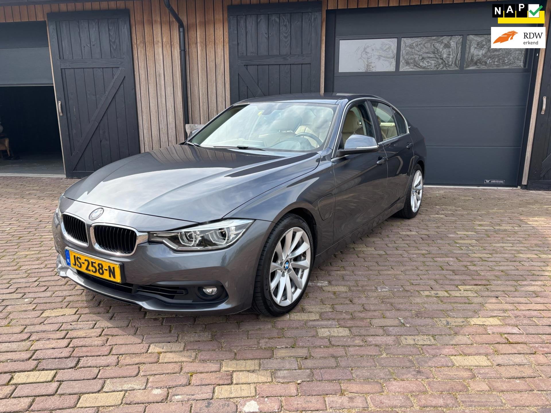 BMW 3-serie 330e,HYBRIDE, LEER ,NAVI ,TREKHAAK, DUBBELSET WI, Auto's, Automaat, Achterwielaandrijving, Gebruikt, Euro 6