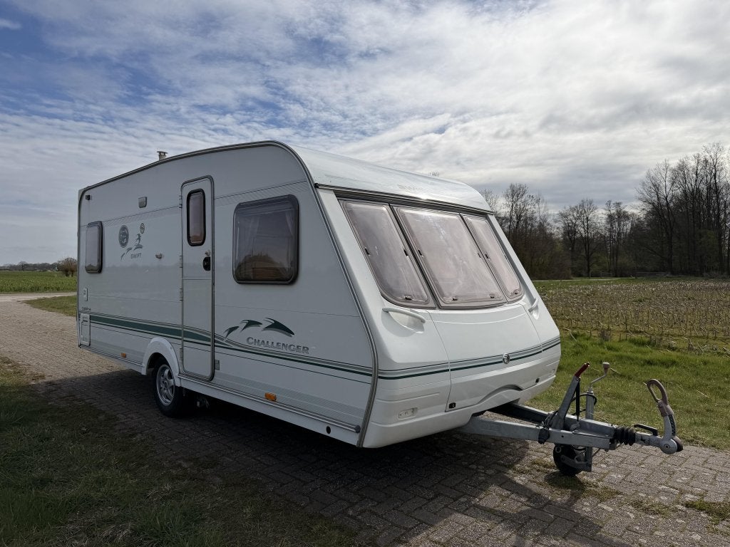 Swift Challenger 500 SE, Rondzit, Bedrijf, Swift, Tot en met 4