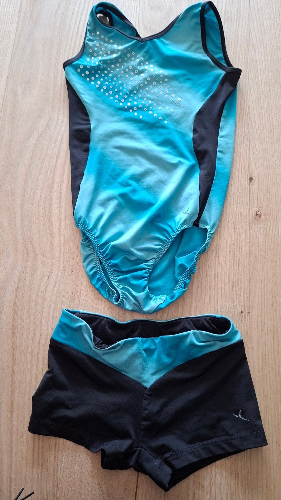 Turnpakje met broekje 140/146, Sport en Fitness, Turnen, Kindermaat 122 t/m 140, Ophalen, Zo goed als nieuw, Turnpak(je)