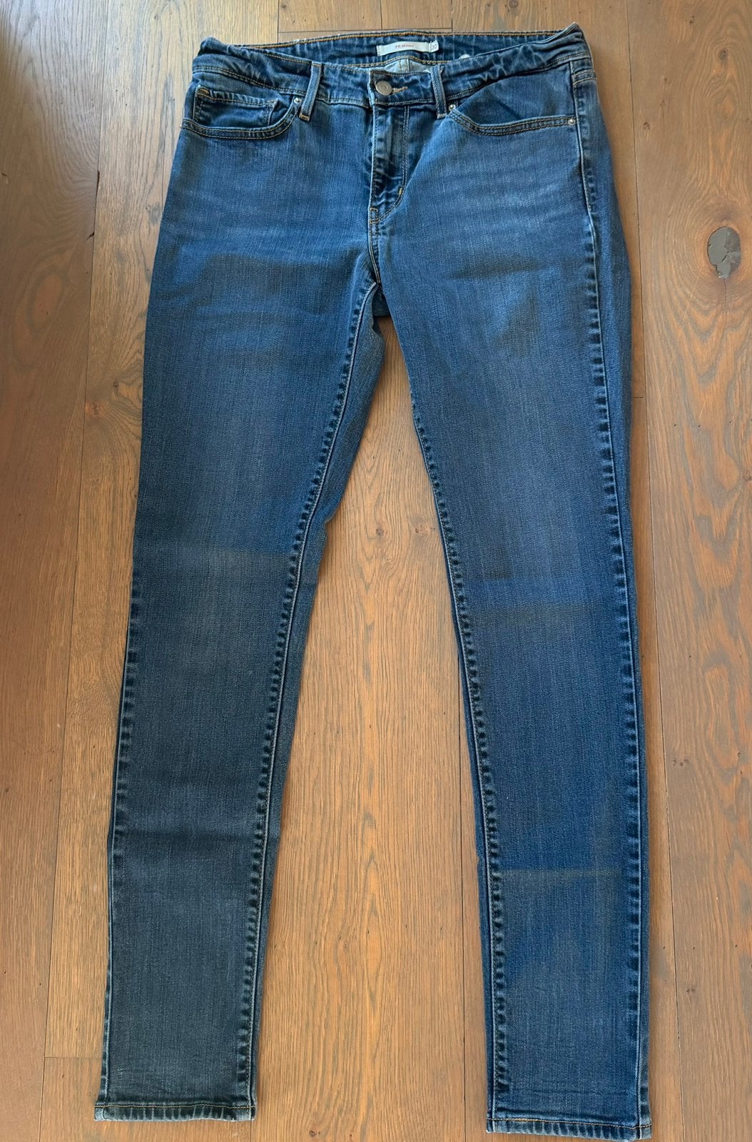 Levi Strauss jeans maat 30 lengte 32 (vrpr is incl vzk in NL, Kleding | Dames, Ophalen of Verzenden, Zo goed als nieuw, Blauw