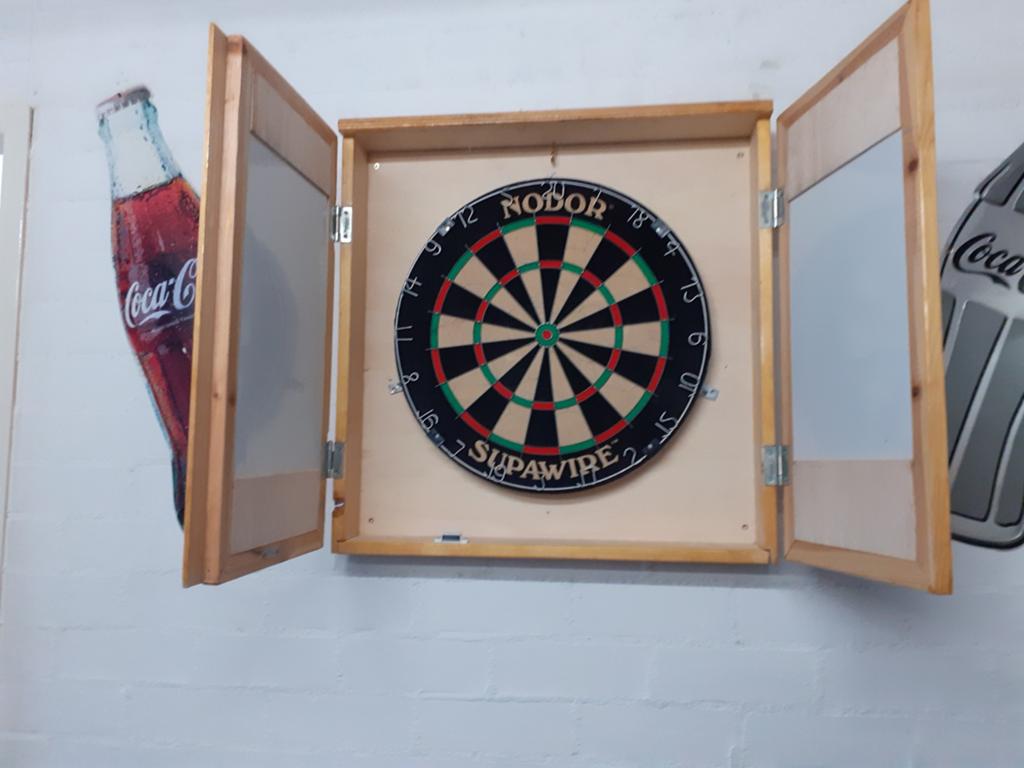 Dartkabinet, Ophalen, Dartbord