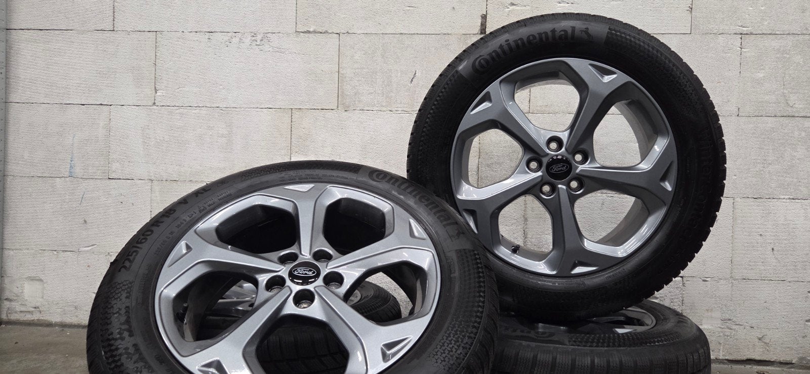 18" Ford Kuga ST-LINE velgen Continental winterbanden TPMS, Auto-onderdelen, Banden en Velgen, 18 inch, Gebruikt, Banden en Velgen