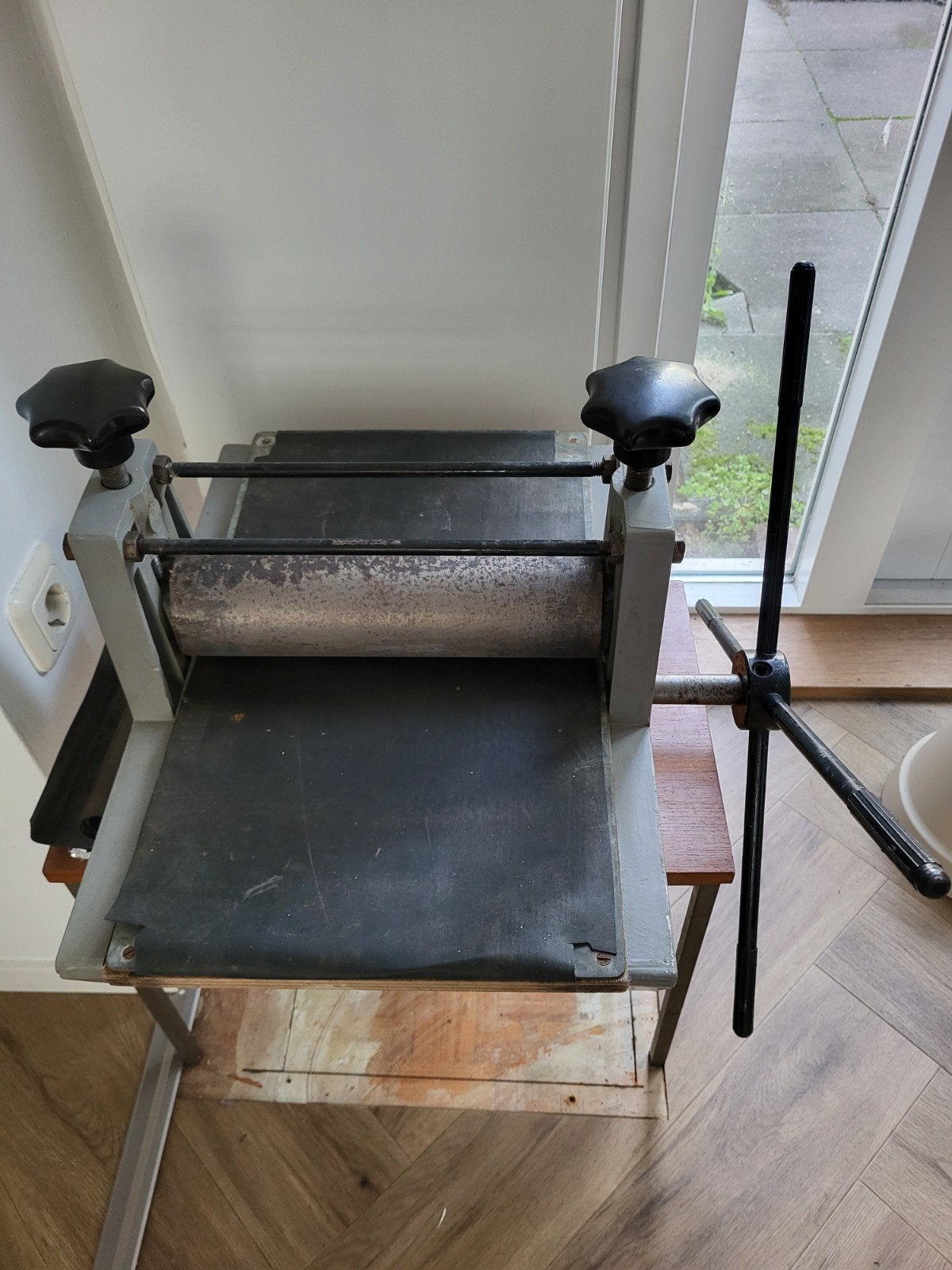 Oude stevige etspers, Ophalen