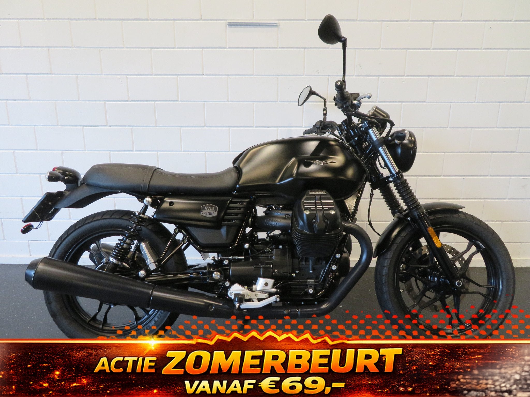Moto Guzzi V7 STONE V 7 III PERFECT! (bj 2020), Motoren, Bedrijf, 749 cc, Naked bike