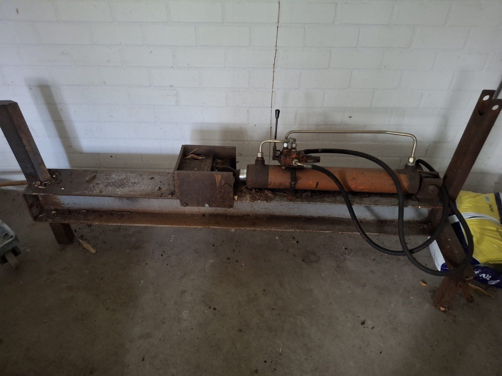 Robuuste hydraulische houtklover kloofmachine voor tractor, Ophalen, Gebruikt, Onbekend, Liggend