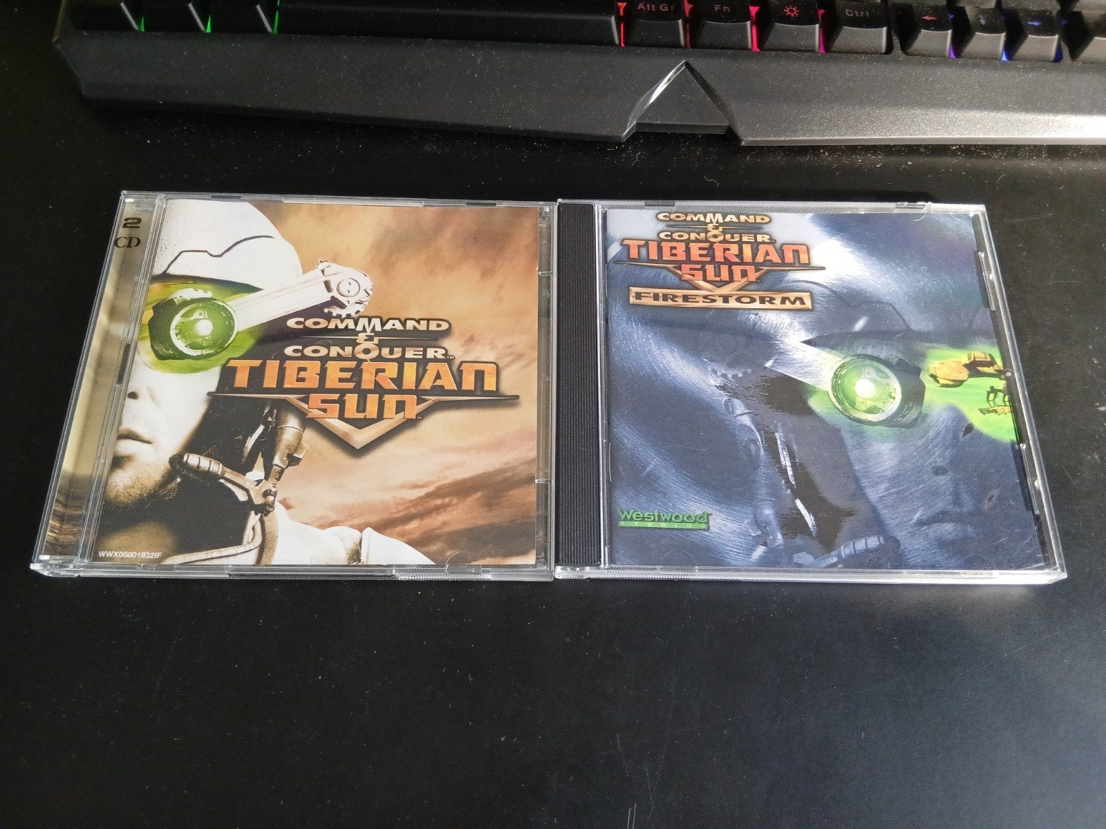 Command & Conquer: Tiberian Sun + Firestorm PC CD-ROM, Ophalen of Verzenden
