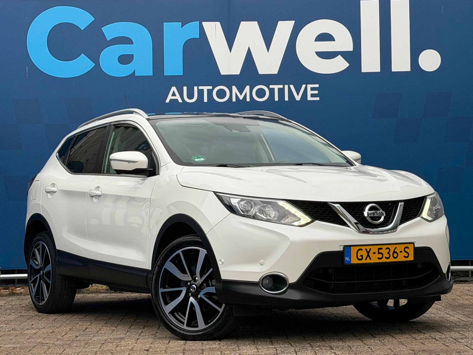 Nissan Qashqai 1.2 Premier Edition|2e Eigenaar|Pano|HalfLede, Auto's, Voorwielaandrijving, Euro 5, Gebruikt, Zwart