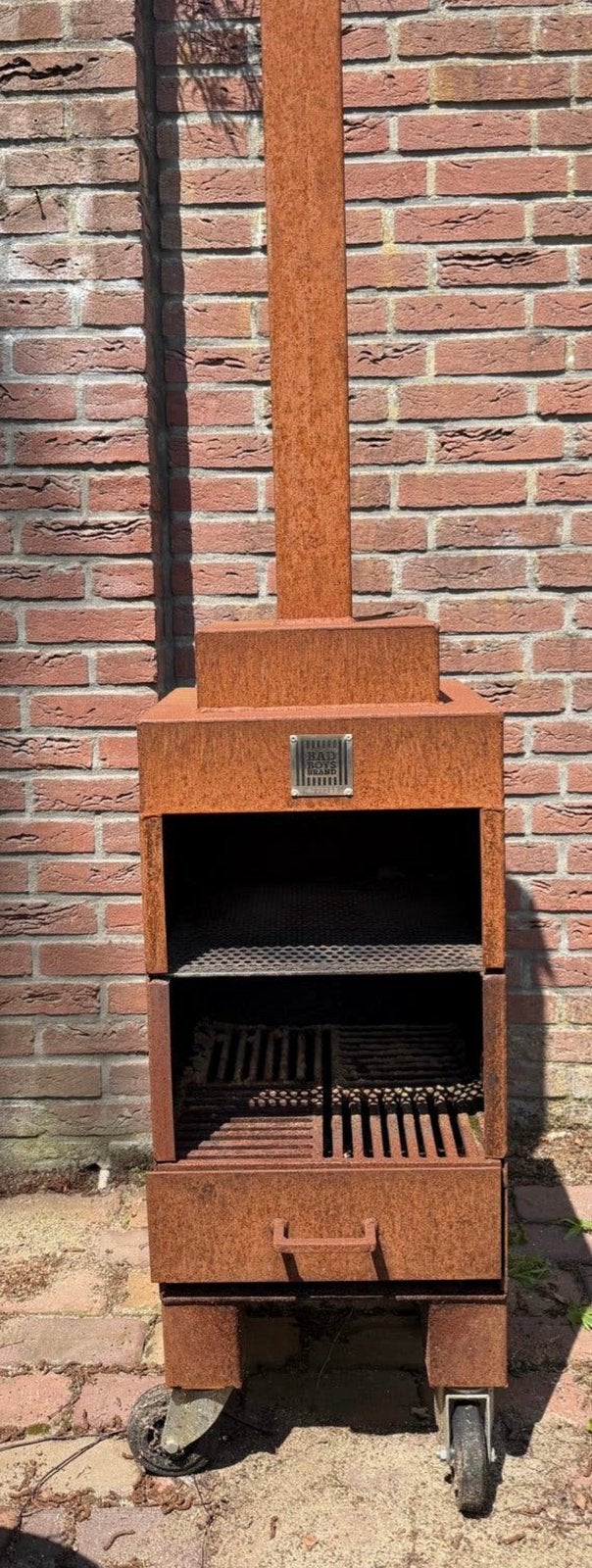 Bad Boy BBQ / tuinhaard, Tuin en Terras, Houtskoolbarbecues, Ophalen, Zo goed als nieuw