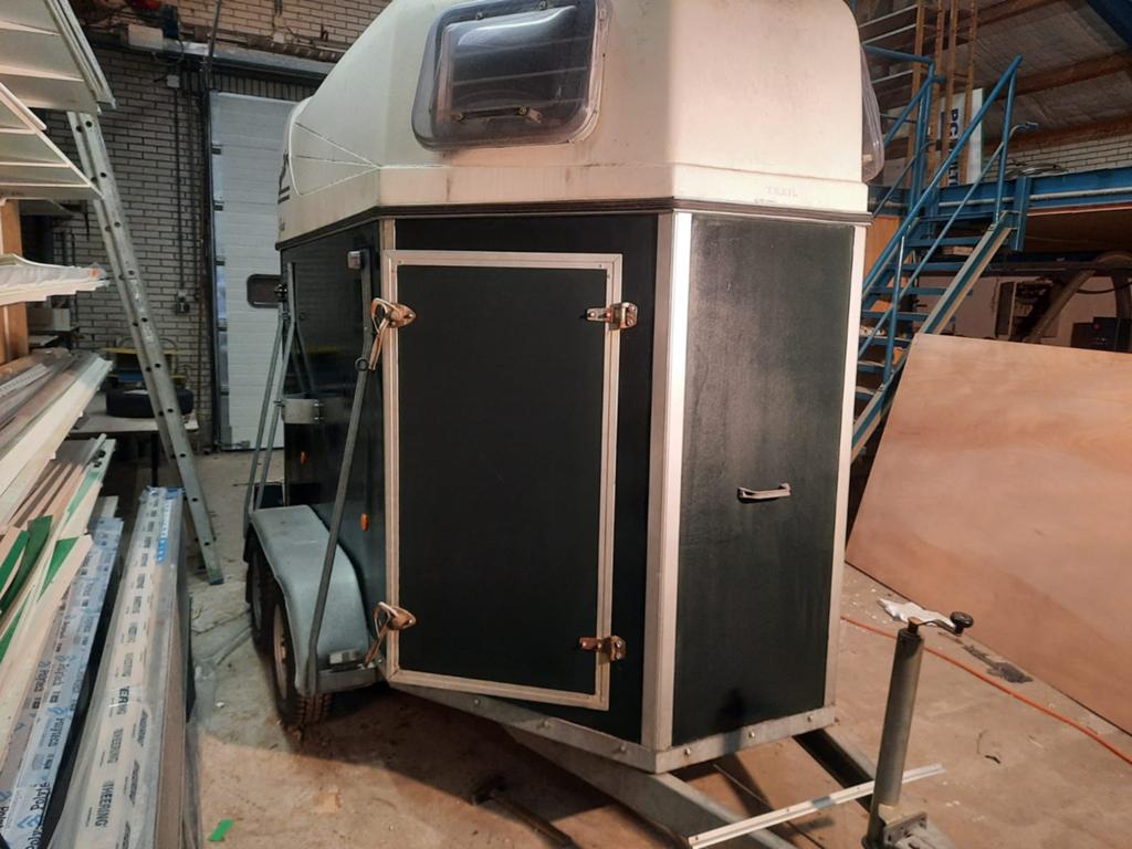 2-paards trailer paarden / paardentrailer, Ophalen, Gebruikt, Hout, 2-paards trailer