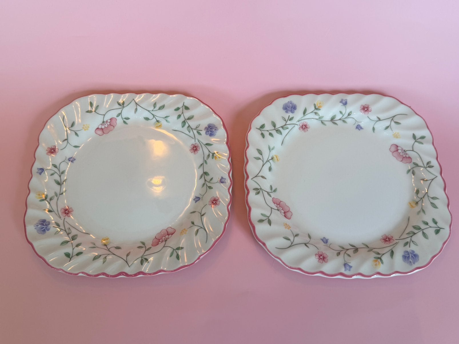 2 gebak/salade bordjes Johnson Brothers Summer Chintz, Ophalen of Verzenden, Zo goed als nieuw, Overige stijlen, Bord(en)