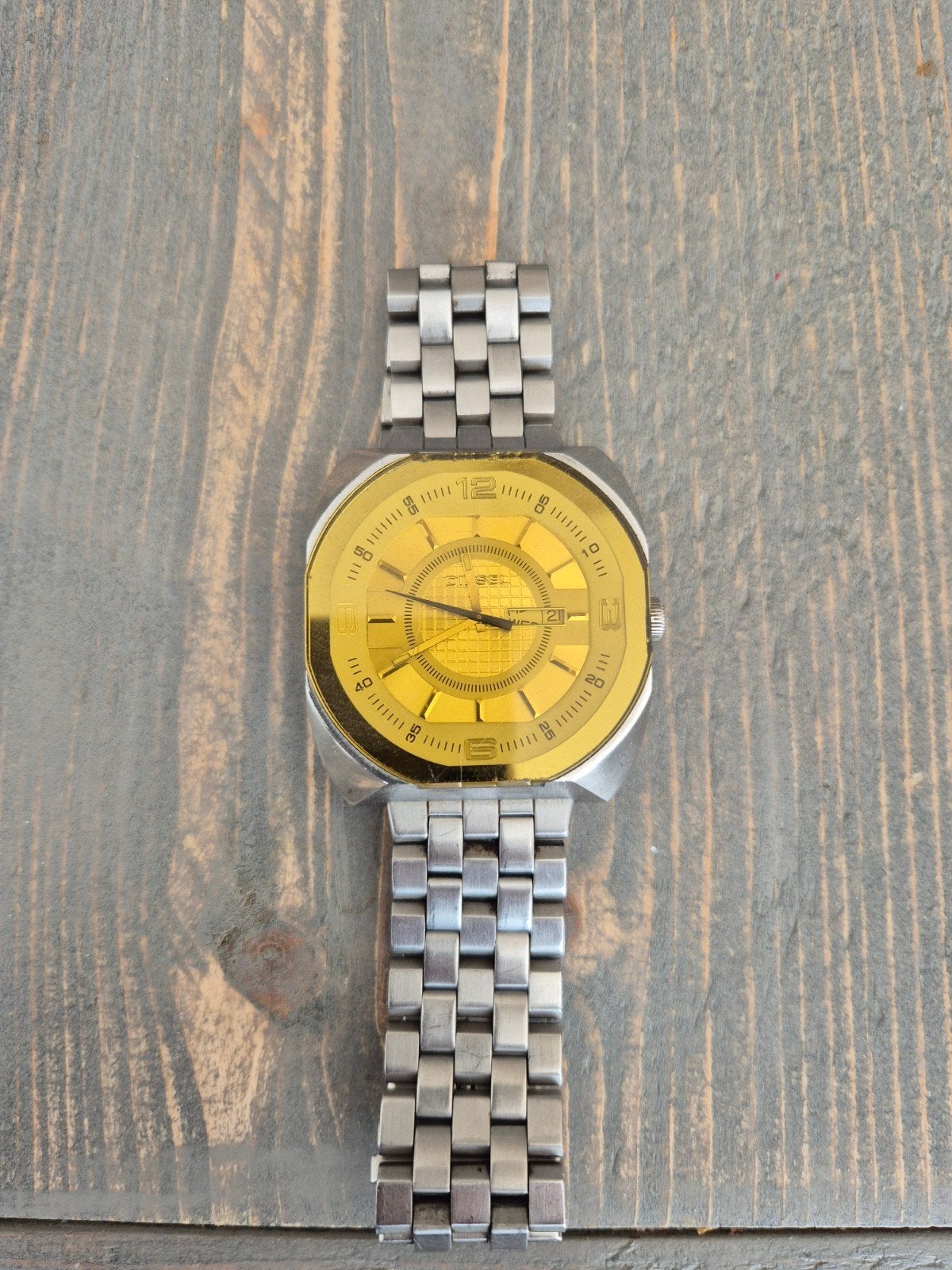 Vintage Polshorloge met Goudkleurige Wijzerplaat, Ophalen of Verzenden, Gebruikt, Staal, Overige merken