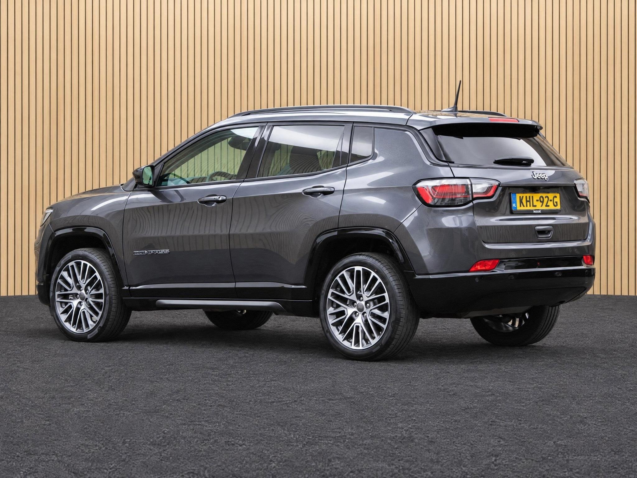 Jeep Compass 1.5T e-Hybrid S Automaat | Navi / Leder / Camer, Auto's, 12 maanden, Gebruikt, Euro 6, 4 cilinders