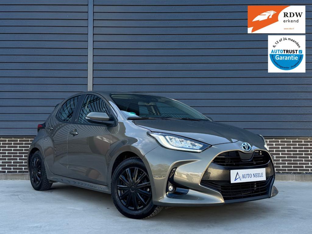 Toyota Yaris 1.5 Hybrid Dynamic Stoelverw, Trekhaak, Keyless, Stof, Gebruikt, Zwart, 116 pk