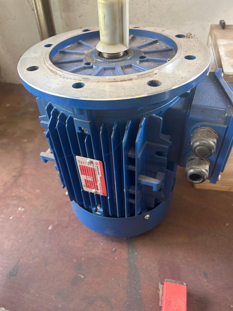 Kramp Driefasige AC Motor - 4 kW, 2920 rpm, Doe-het-zelf en Verbouw, Motoren, Ophalen, Gebruikt, Elektromotor, 1800 rpm of meer
