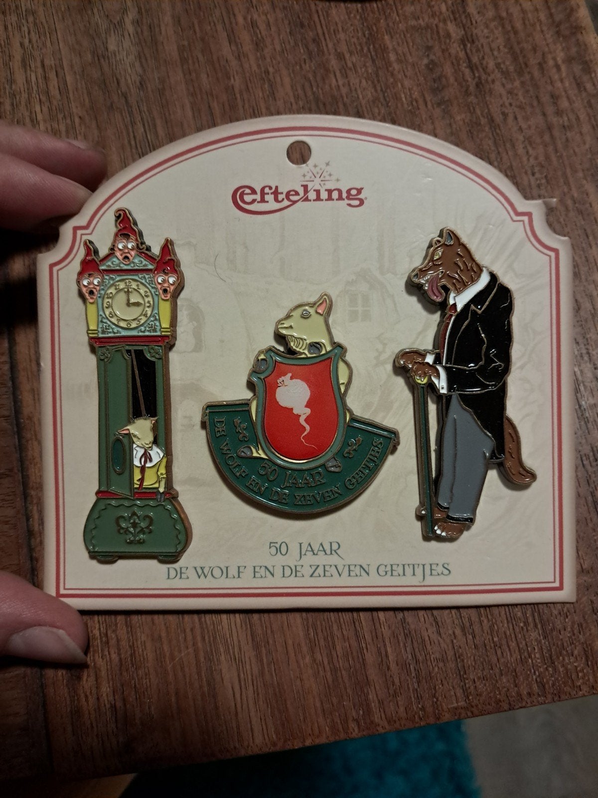 Efteling De Wolf en de Zeven Geitjes 50 Jaar pinset, Verzamelen, Ophalen of Verzenden, Nieuw, Button of Speldje