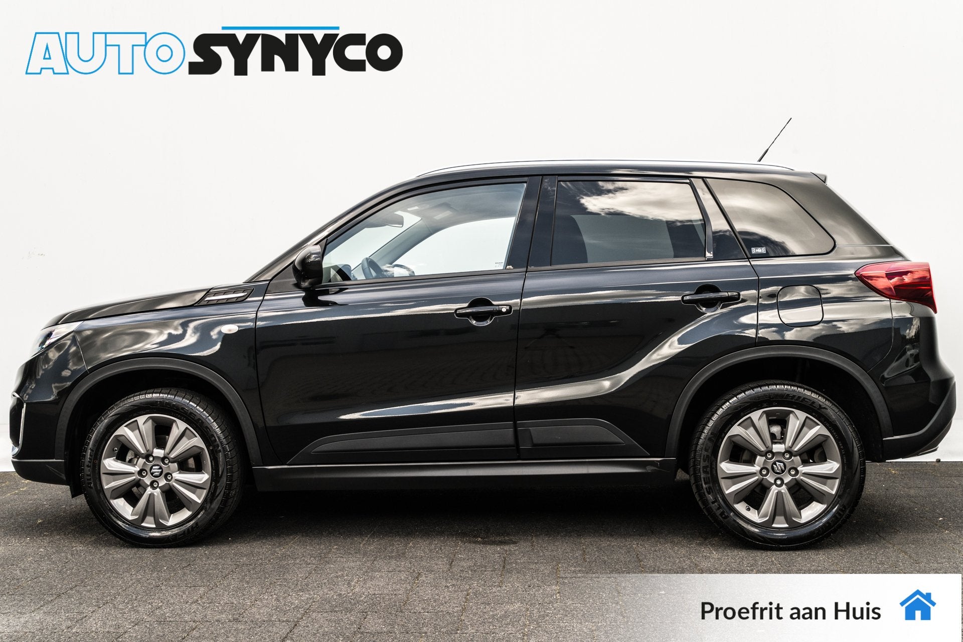Suzuki Vitara 1.5 Hybrid Select Aut. | LED | Stoelverwarming, Gebruikt, 4 cilinders, Met garantie (alle), 400 kg