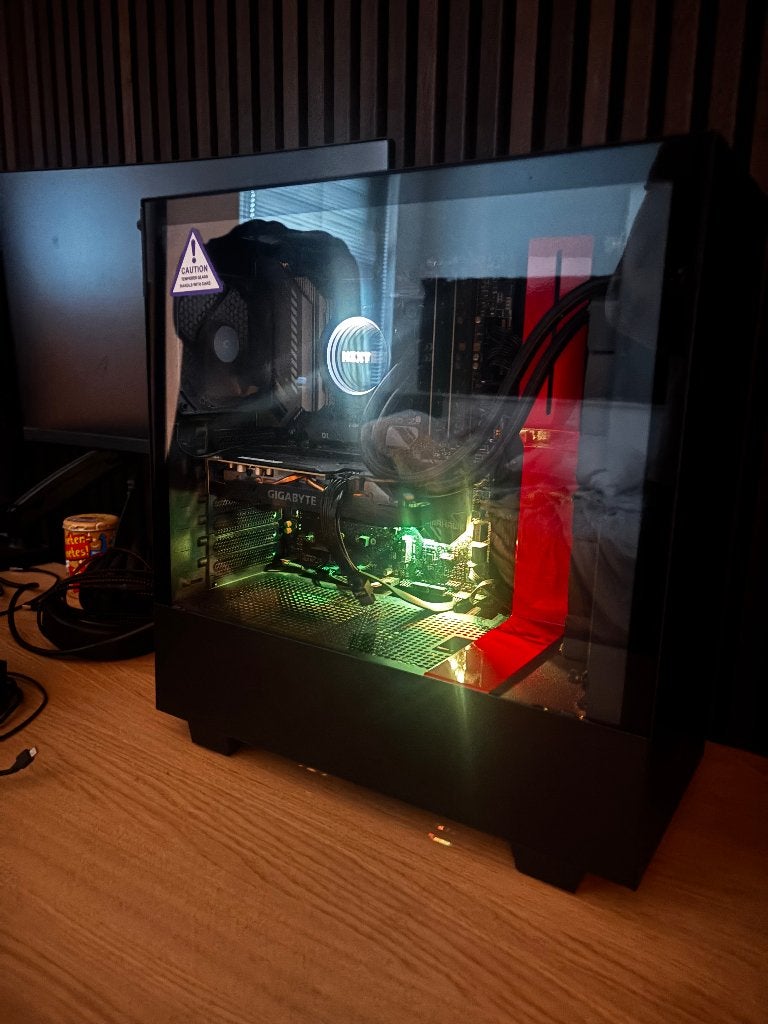 Foto 4 van Watergekoelde Gaming Pc
