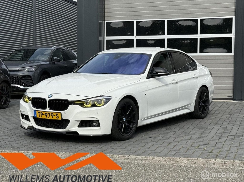 BMW 3-serie 318i M Sport Edition H&K|Automaat|Leder|18Inch, Auto's, BMW, Automaat, Euro 6, Wit, 3 cilinders
