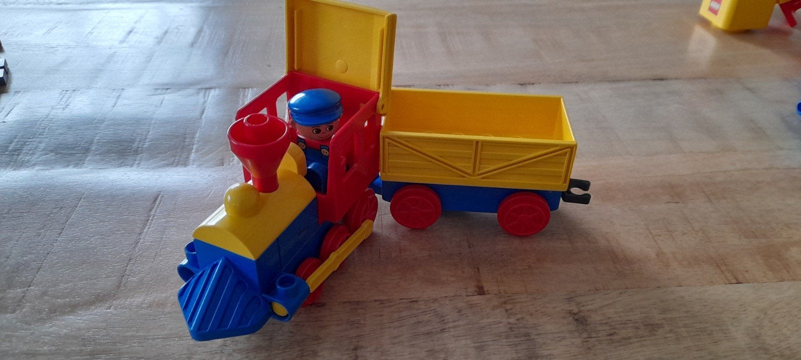 Grote Duplo collectie: trein, graafmachine, tractor, auto, Ophalen, Zo goed als nieuw, Inclusief minifiguren, Duplo