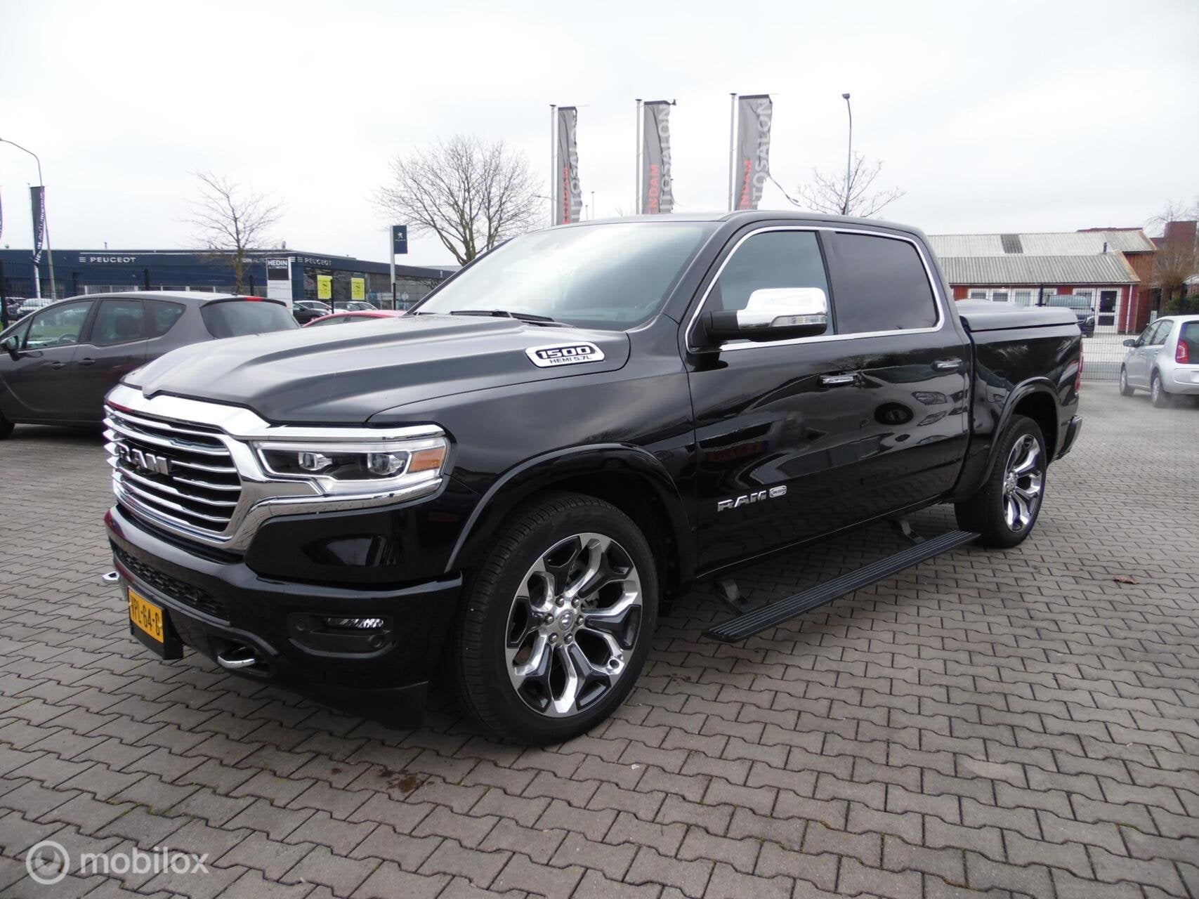 Dodge Ram 1500 4X4 5.7 V8 4x4 Crew Cab Long Horn Full Option, Automaat, 5654 cc, Zwart, RAM 1500