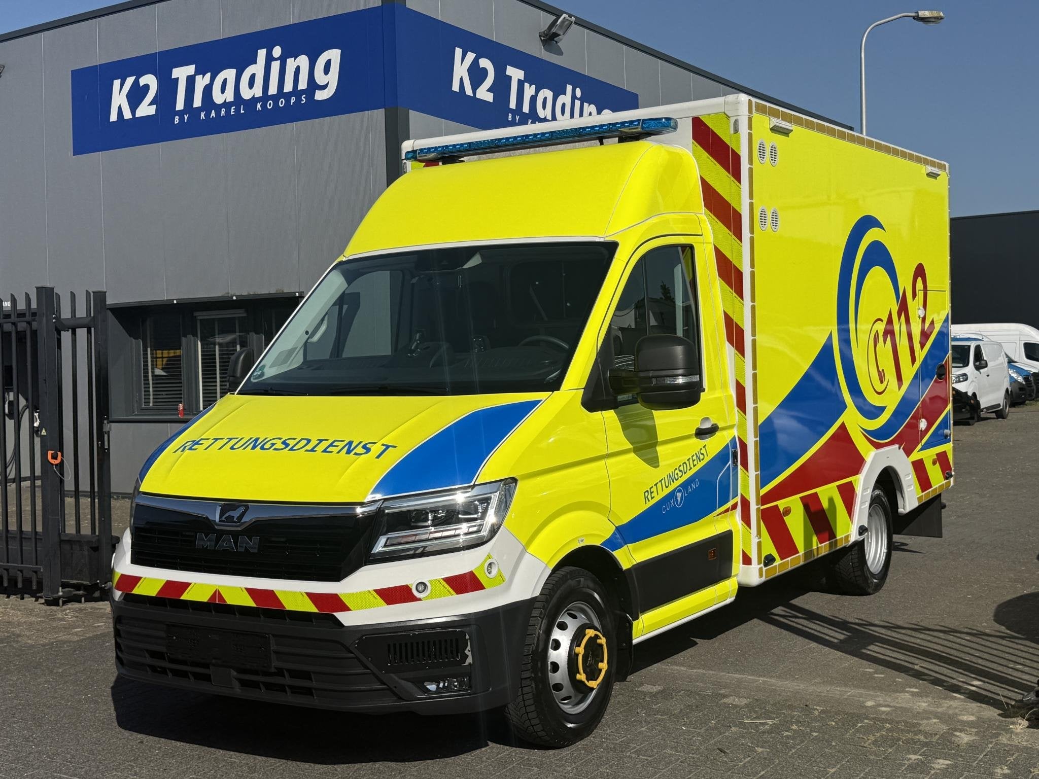 MAN TGE 180 50 180pk Automaat 50 AMBULANCE INCL STRYKER BRAN, Auto's, Automaat, Gebruikt, Euro 6, 4 cilinders