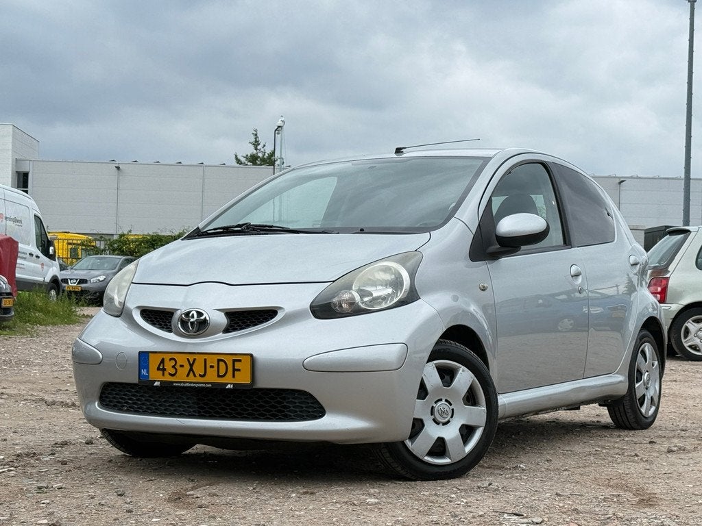 Toyota Aygo 1.0-12V +/ AIRCO/ VELGEN/ ZUINIG, Voorwielaandrijving, Gebruikt, 4 stoelen, 68 pk