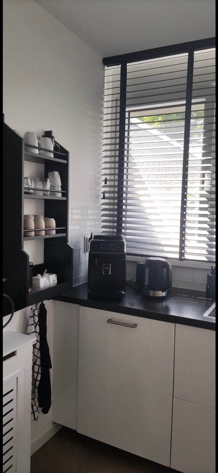 IKEA Muurkastje voor Koffie kopjes - Zwart, 40x100 cm, Huis en Inrichting, Hout, IKEA, Ophalen of Verzenden, Zwart
