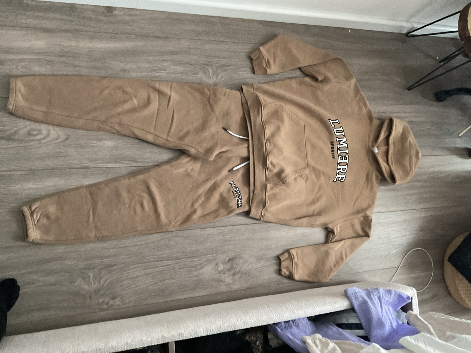 Lumiere Sportif Hoodie en Joggingbroek Set - Bruin, Ophalen of Verzenden, Zo goed als nieuw