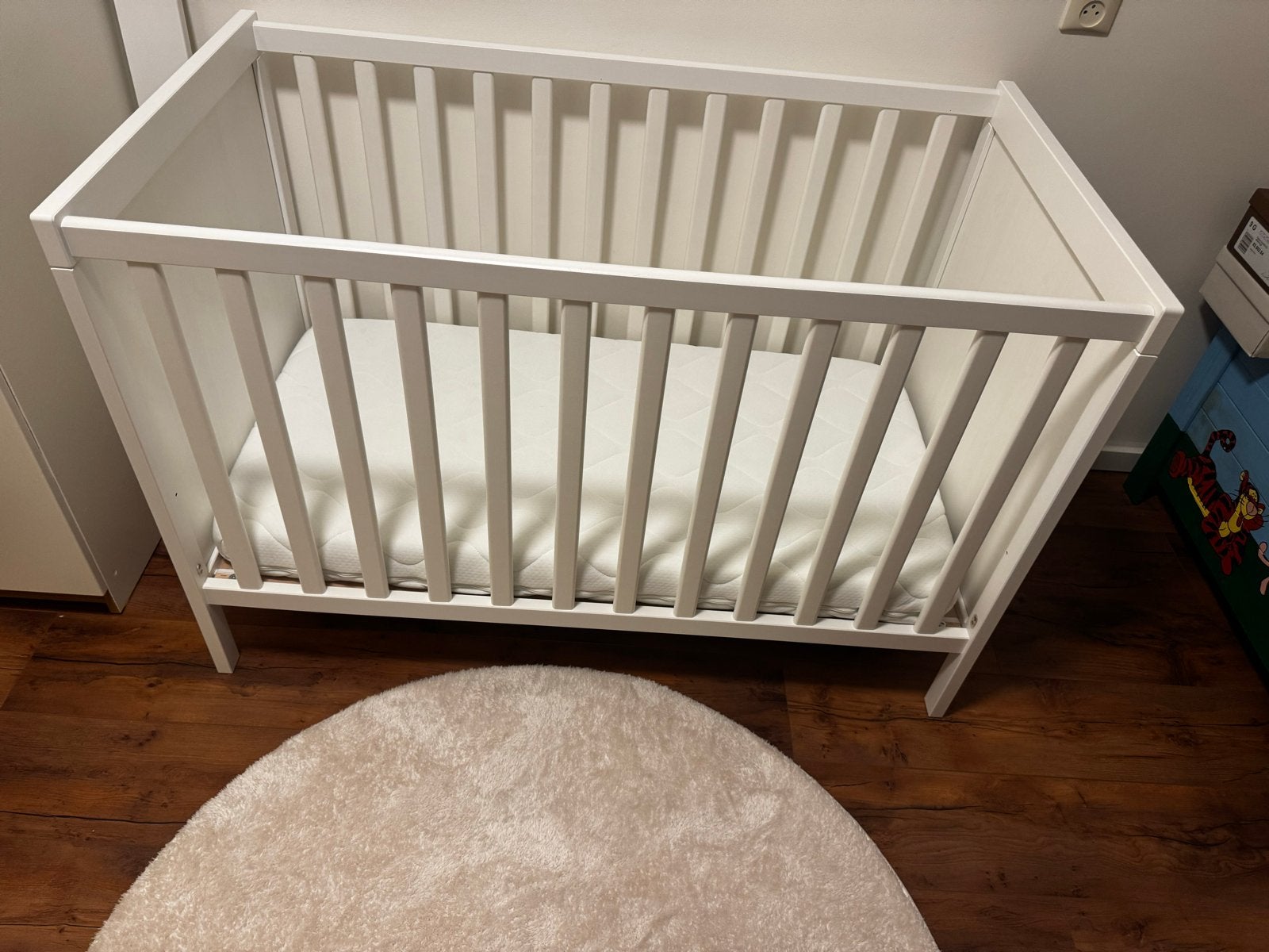 Ikea Sundvik ledikant, Kinderen en Baby's, Babywiegjes en Ledikanten, Ophalen, Zo goed als nieuw, Ledikant