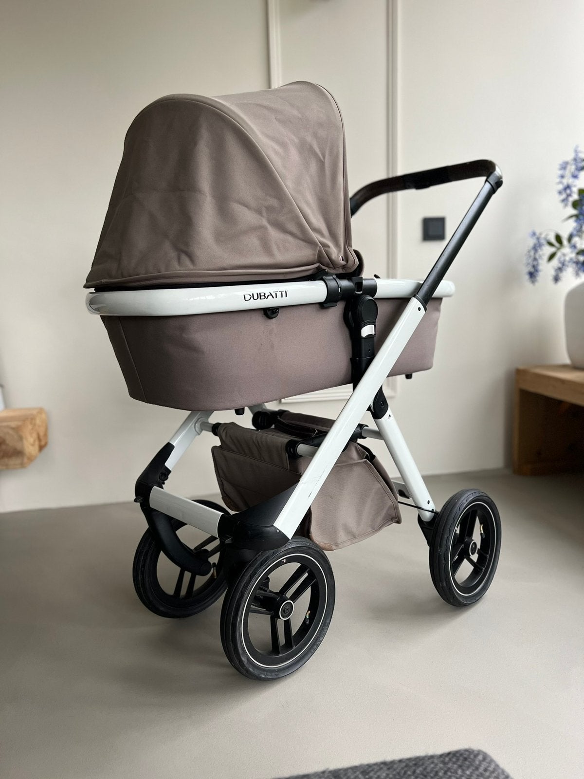Dubatti One kinderwagen Nieuw Inklapmechanisme & Duwstang ✅, Kinderen en Baby's, Luchtbanden, Zo goed als nieuw, Combiwagen, Ophalen