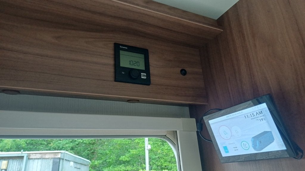 Foto 9 van Te koop: Prachtige, Pilote Essentiel P650 met Queensbed