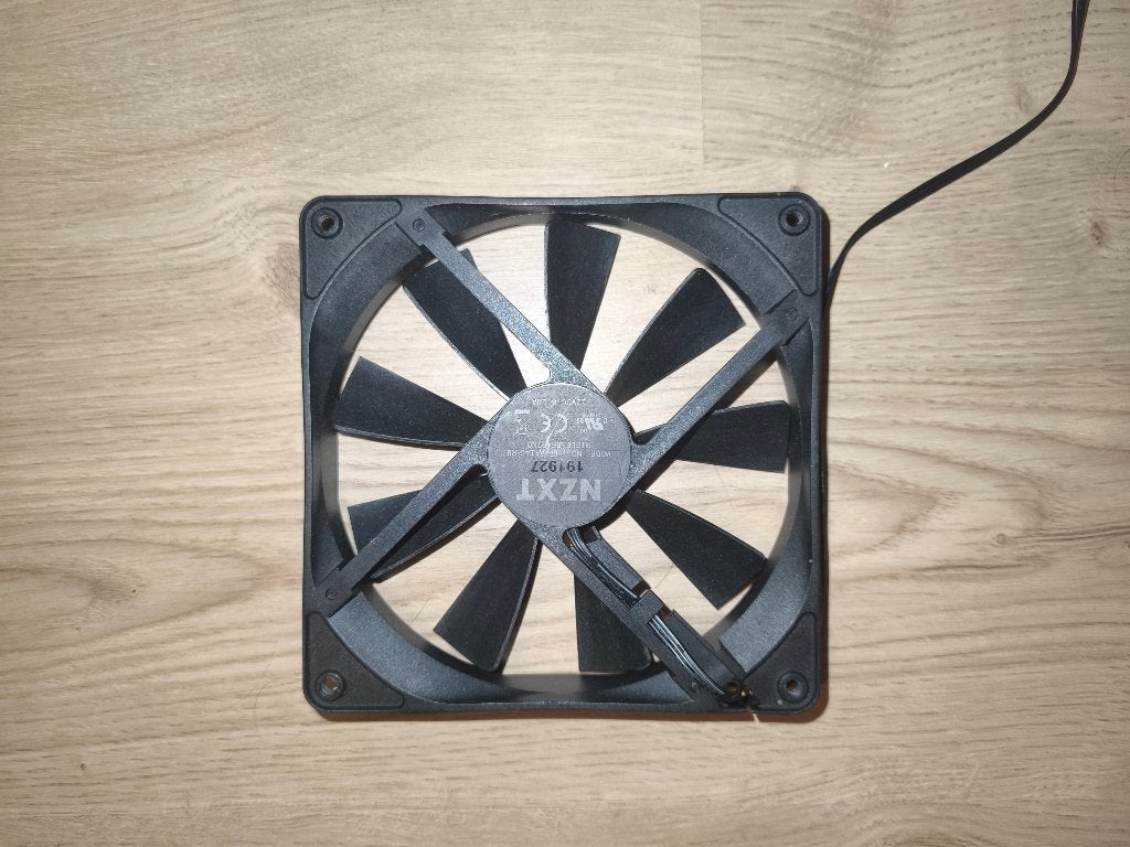 140mm NZXT PC case fan, Computers en Software, Ophalen of Verzenden, Zo goed als nieuw