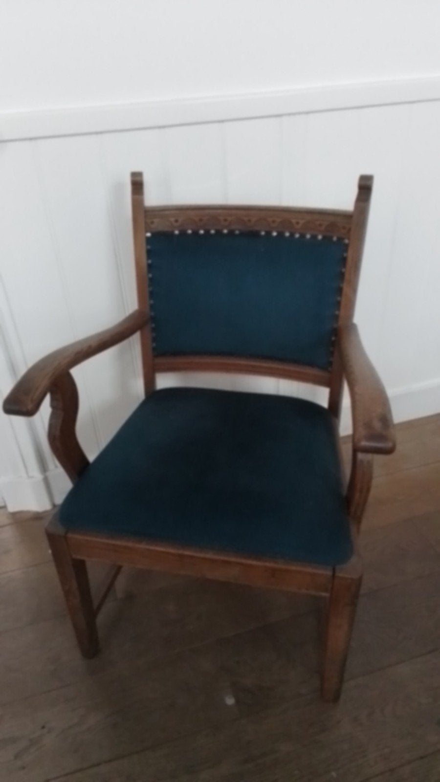Antieke houten stoel met blauwe bekleding, Antiek en Kunst, Ophalen