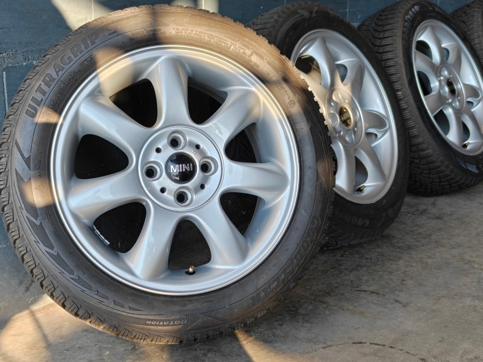 16" Originele Mini Cooper R50 R55 R56 Winterset Goodyear, Gebruikt, 16 inch, Banden en Velgen, Mini